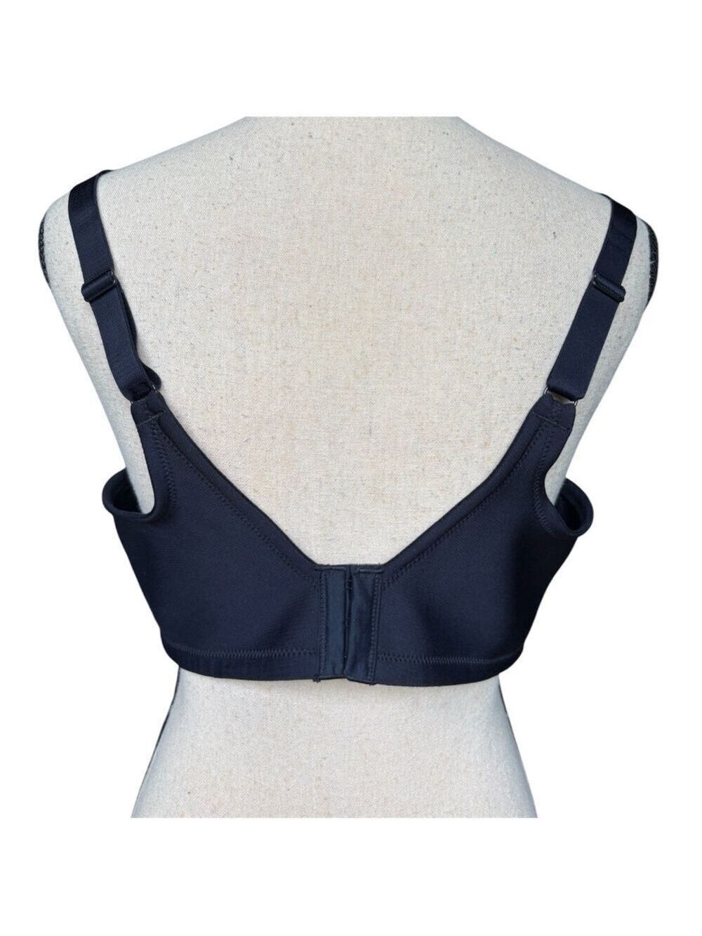 Vanity Fair Smoothing Back Underwire Bra in black. 40DDD. 3 Hook. Like new! EUC! - Picture 4 of 9